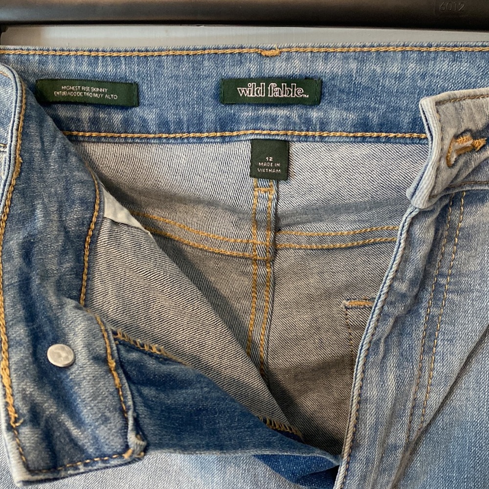 Mid Rise Ripped Jeans size 12 - Picture 5 of 6